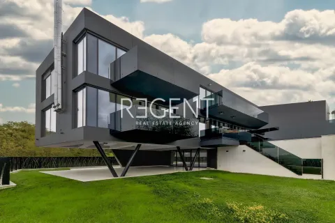 Záhřeb, Šestine - Moderní byt v nově postavené vile 280 m2