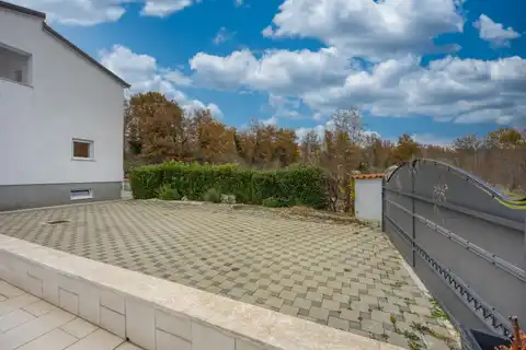 Parenzo, Vežnaveri – casa con due appartamenti