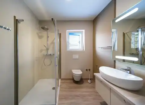 Otok Krk, Malinska - luksuzna peterosobna vila u mirnom okruženju