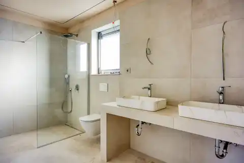 Poreč – Moderna vila s pogledom na more