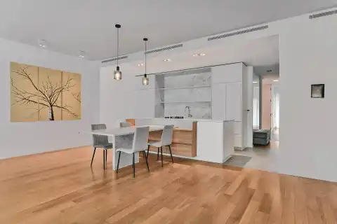 Zagreb, Ban Centar – Trosoban stan 131 m2