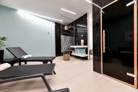 Zadar, Turanj – Luksuzna vila s apartmanima, prvi red do mora