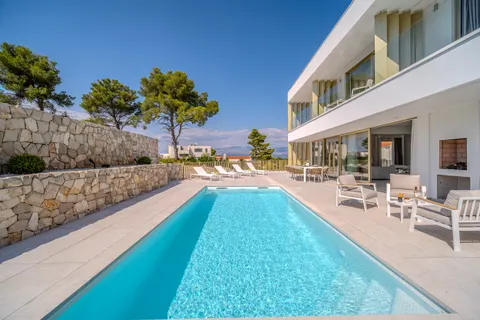 Brač, Sutivan - Nádherná vila blízko mora 274m2