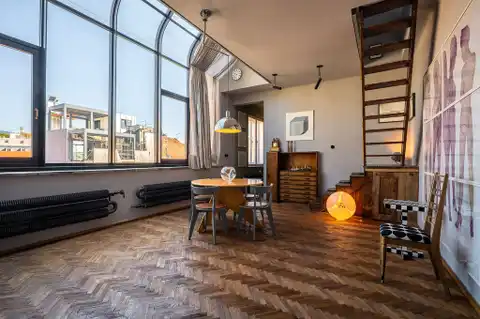Zagreb, Masarykova – Artistic duplex with 6-meter ceilings
