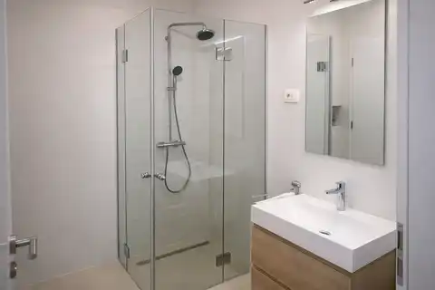 Split, Trstenik - Moderní studio k pronájmu