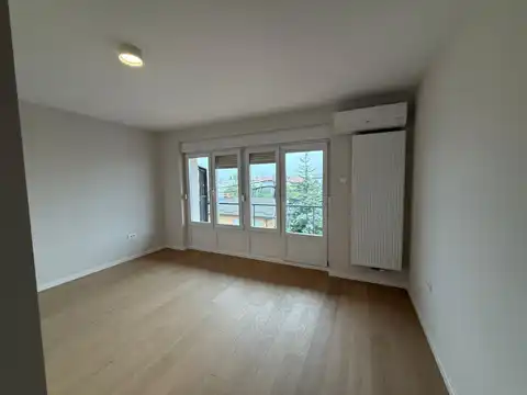 Zagabria, Gornji Bukovac - Comodo appartamento con tre camere da letto in affitto
