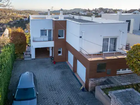 Zagreb, Sestine - Exklusives Penthouse in einer Stadtvilla, 123m2 zur Miete