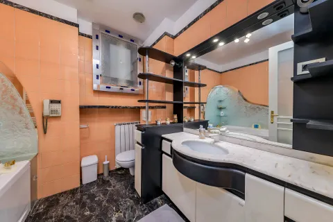 Záhřeb, Náměstí bána Josipa Jelačiće - Čtyřpokojový byt 160 m2 k pronájmu