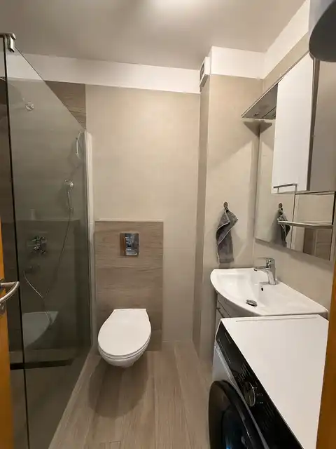 Split, Kila — Dvosobno stanovanje 66 m², balkon, garaža, novejša stavba