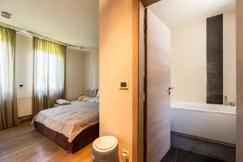 Kuća 376 m², Gornje Prekrižje — parcela 704 m²