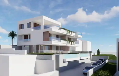 Trogir, Sevid - Luksuzan dvoetažan stan s bazenom