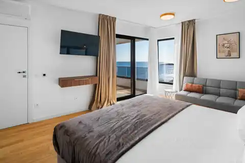 Вилла 300 м², Стивашница — 100 м до моря, инфинити бассейн