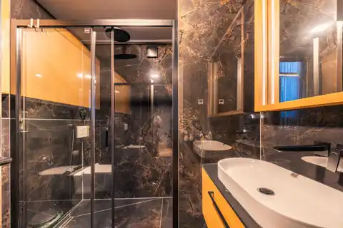 Spalato, Trstenik - Attraente spazio commerciale nell'edificio Orin