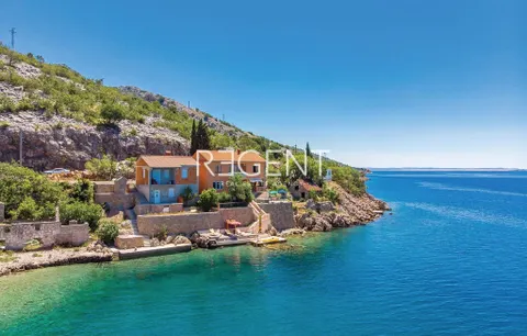 Zadar, Karlobag - Exkluzivní dům v první řadě u moře