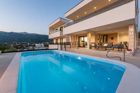 Zadar, Rovanjska – villa de 220 m², piscine et vue sur la mer