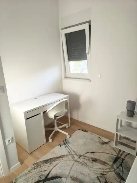 Split, Sirobuja - Trosoban stan s balkonom u modernoj novogradnji