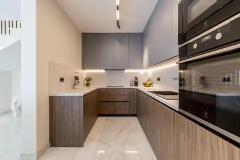 Dugi Rat - Vila 300 m², bazen, sauna ,pogled na more