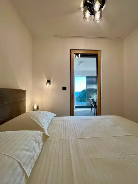 Split, Duilovo - Trosoban stan sa loggiom i pogledom na more