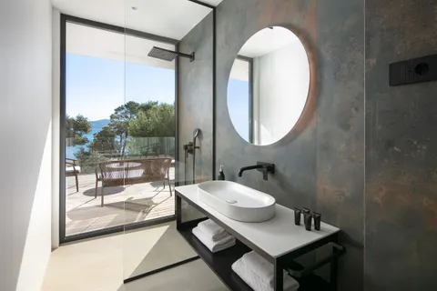 Sukošan – Luxusní moderní vila s bazénem 495 m2