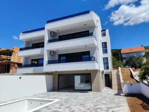 Crikvenica, Dramalj - Modern four-bedroom apartment with a pool, new construction