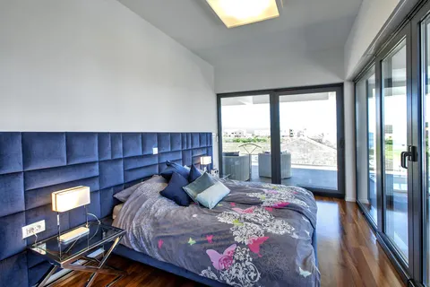 Zadar, Sukošan – Ekskluzywna dwupoziomowa willa z basenem, 170 m²