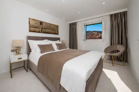 Stan 53 m², Varoš, Split — 2 spalnici, balkon, center