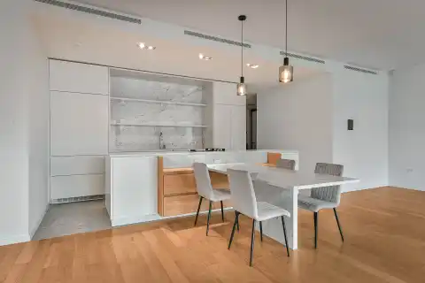 Zagreb, Ban Centar – Trosoban stan 131 m2