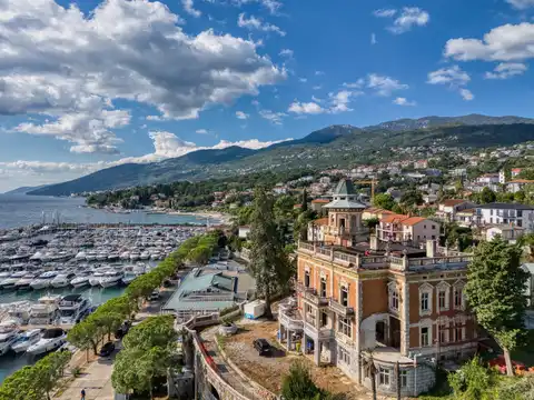 Ičići, Opatijska rivijera – povijesna vila s pogledom na more