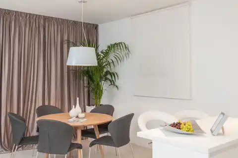 Split, Žnjan -  dvosoban s balkonom, drugi red od mora