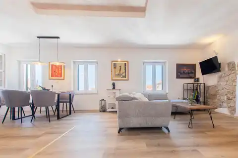 Makarska, Zentrum - Charmante Maisonette-Wohnung im Stadtkern