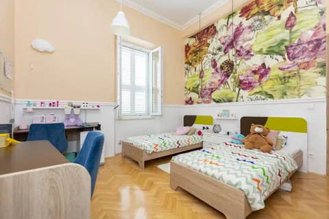 Długi Rat, Jesenice - Przestronne dwupokojowe mieszkanie 76 m2 z balkonem, 50 m od morza
