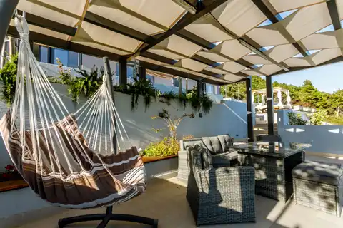 Vila 232 m², Kaštel Stari — 4SS, grijani bazen, pogled na more