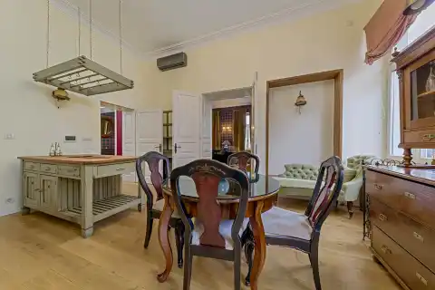 Mieszkanie 197 m² do wynajęcia, Centrum — 1. piętro, 2 łazienki