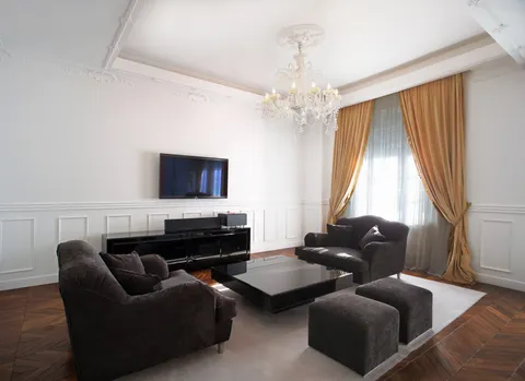 Zagreb, Donji grad, Marulićev trg – luksuzan ured od 280 m² za najam