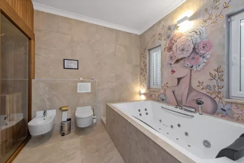 Šibenik, Vodice - luxusní vila s bazénem a panoramatickým výhledem 530m2