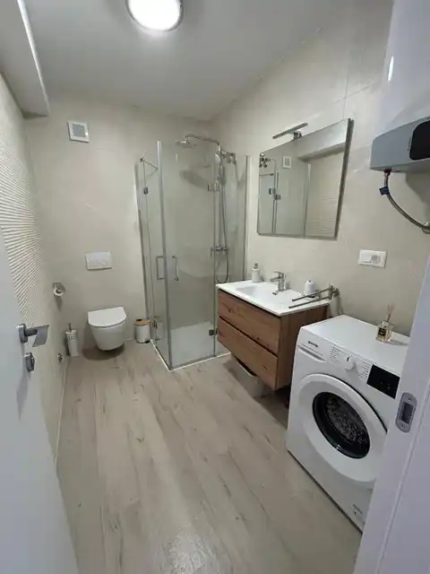 Split,Podstrana - Trosoban stan sa vrtom