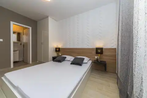 Makarska, Baška Voda - Apartamentowiec z 18 jednostkami mieszkalnymi