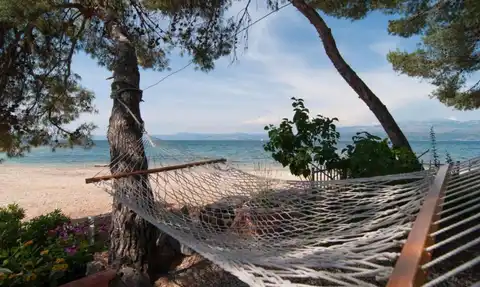 Brač, Mirca - Vila z bazenom ob morju 330m2