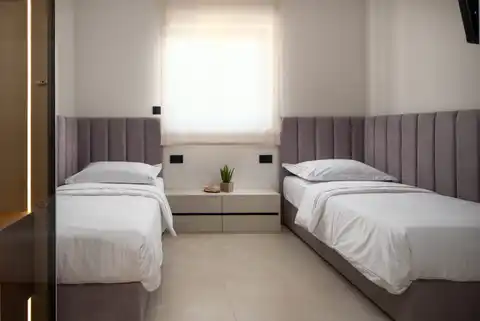 Podstrana - Moderná luxusná vila s bazénom a strešnou terasou