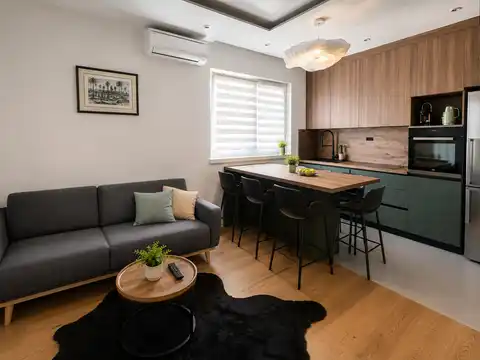 Split, Žnjan - Enosobno stanovanje z ložo KRATKOROČNO, NA VOLJO TAKOJ!