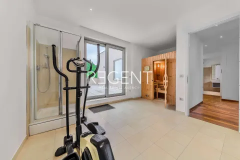 Záhřeb, Šestine - Luxusní dům s bazénem 400 m2