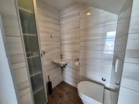 Омиш, Станичи – вилла на первой линии у моря с большим потенциалом