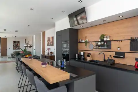 Trogir, Čiovo – Penthouse, 227 m² s 360° terasom i wellnessom