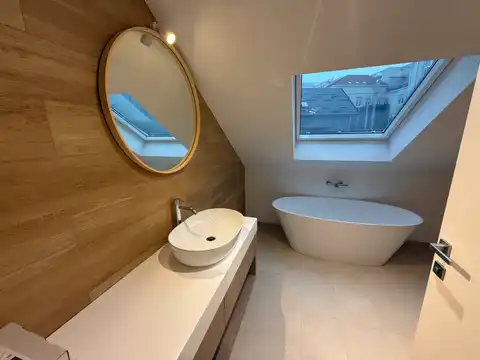 Zagreb, Srebrnjak - moderan trosoban stan u potkrovlju