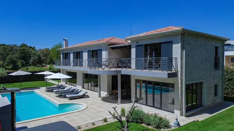 Istra, Tar Vabriga -  prostrana vila s bazenom, jacuzzijem i velikim vrtom