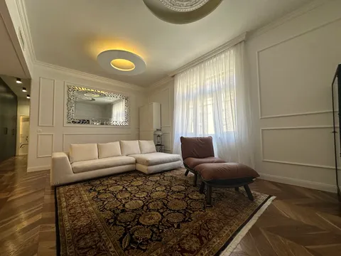 Zagreb, Centar - Četverosoban stan za najam