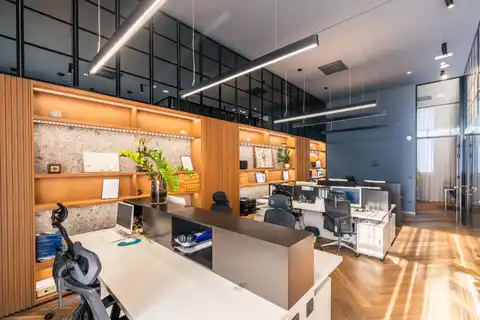 Spalato, Trstenik - Attraente spazio commerciale nell'edificio Orin