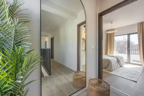 Istra, Svetvinčenat - Moderna vila s grijanim bazenom