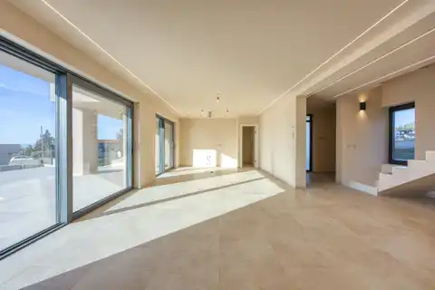 Poreč – Moderna vila s krovnom terasom