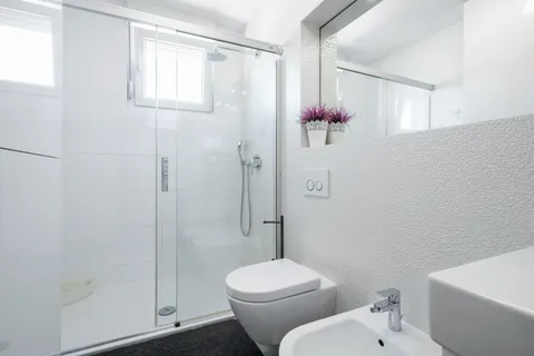 Split, Dragovode - Luksuzno stanovanje s teraso in pogledom na morje 103 m2
